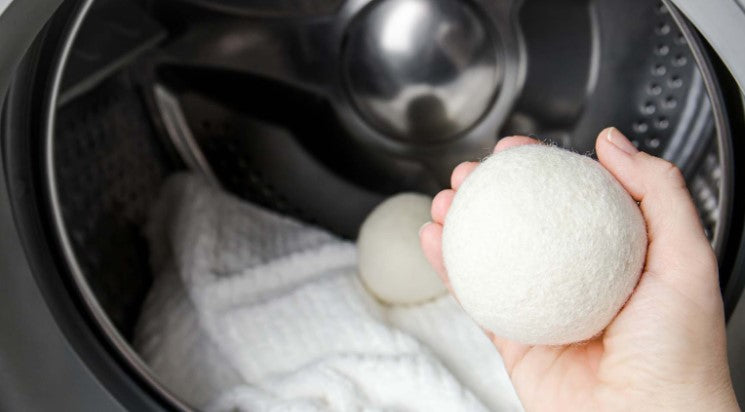 Wool dryer balls in the dryer—Do wool dryer balls collect pet hair?